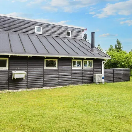Holiday home 5 Person In Hovborg