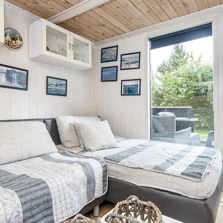 Holiday home 5 Person In Hovborg